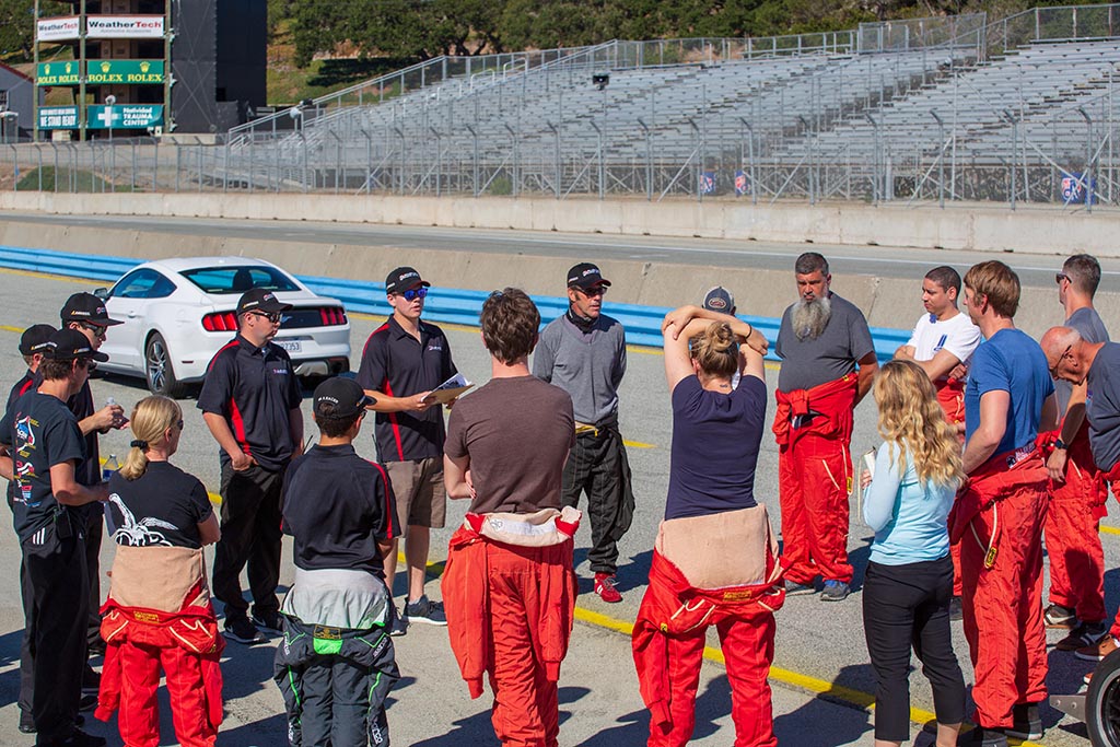 Find a suitable racing school