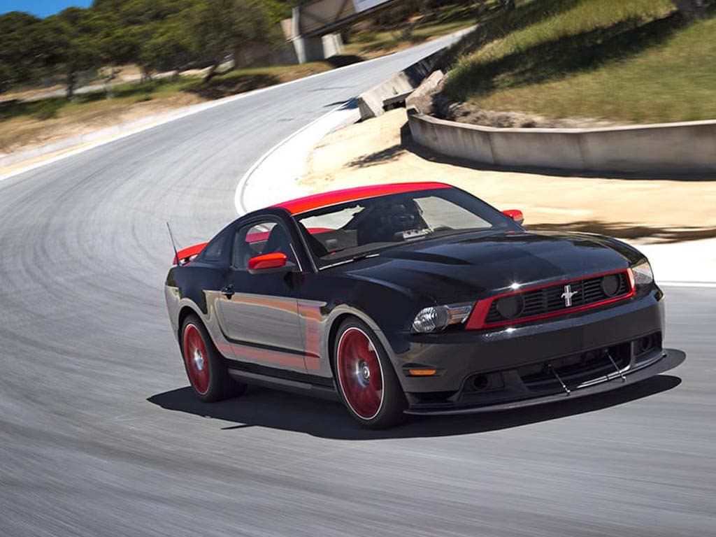 How To Drive A High Performance Car 2 Prepare for corner